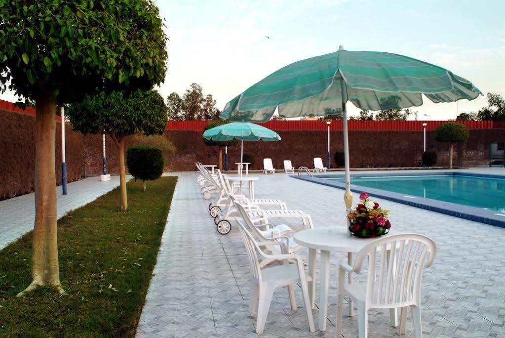 Hotel Dammam Exterior foto
